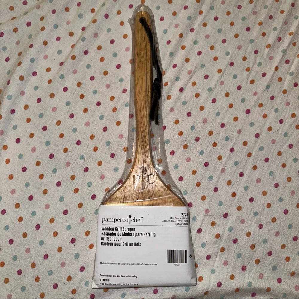 Pampered Chef Wooden Grill Scraper - Brand New w/ Directions